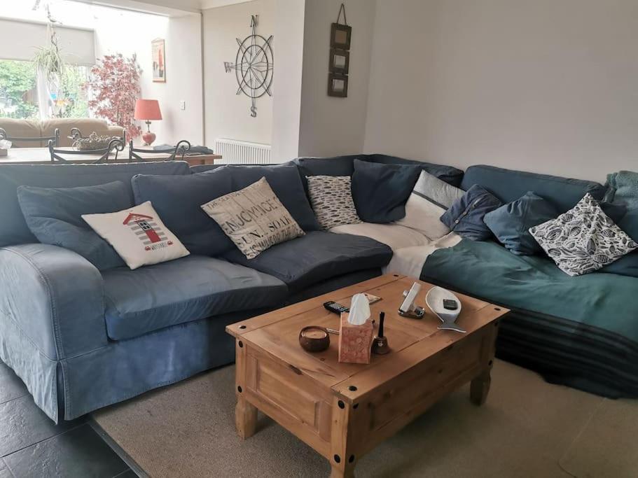 Sunny Family With Parking. Jacuzzi Bath Perfect For Relaxing And Unwinding Holiday home