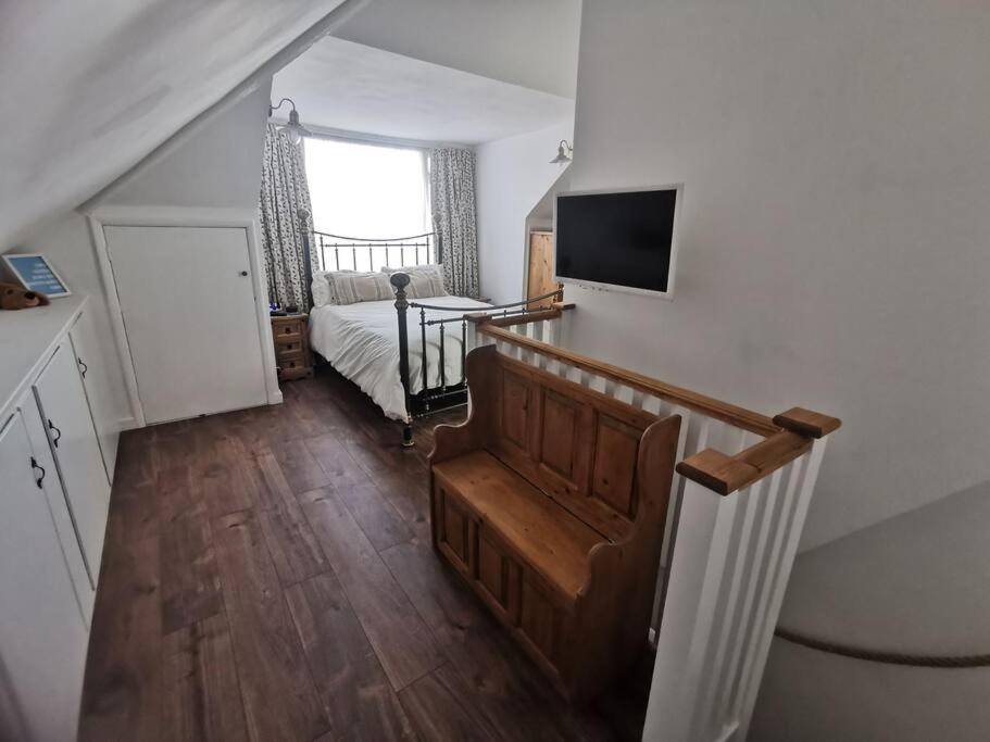 Sunny Family With Parking. Jacuzzi Bath Perfect For Relaxing And Unwinding Casa vacanze *